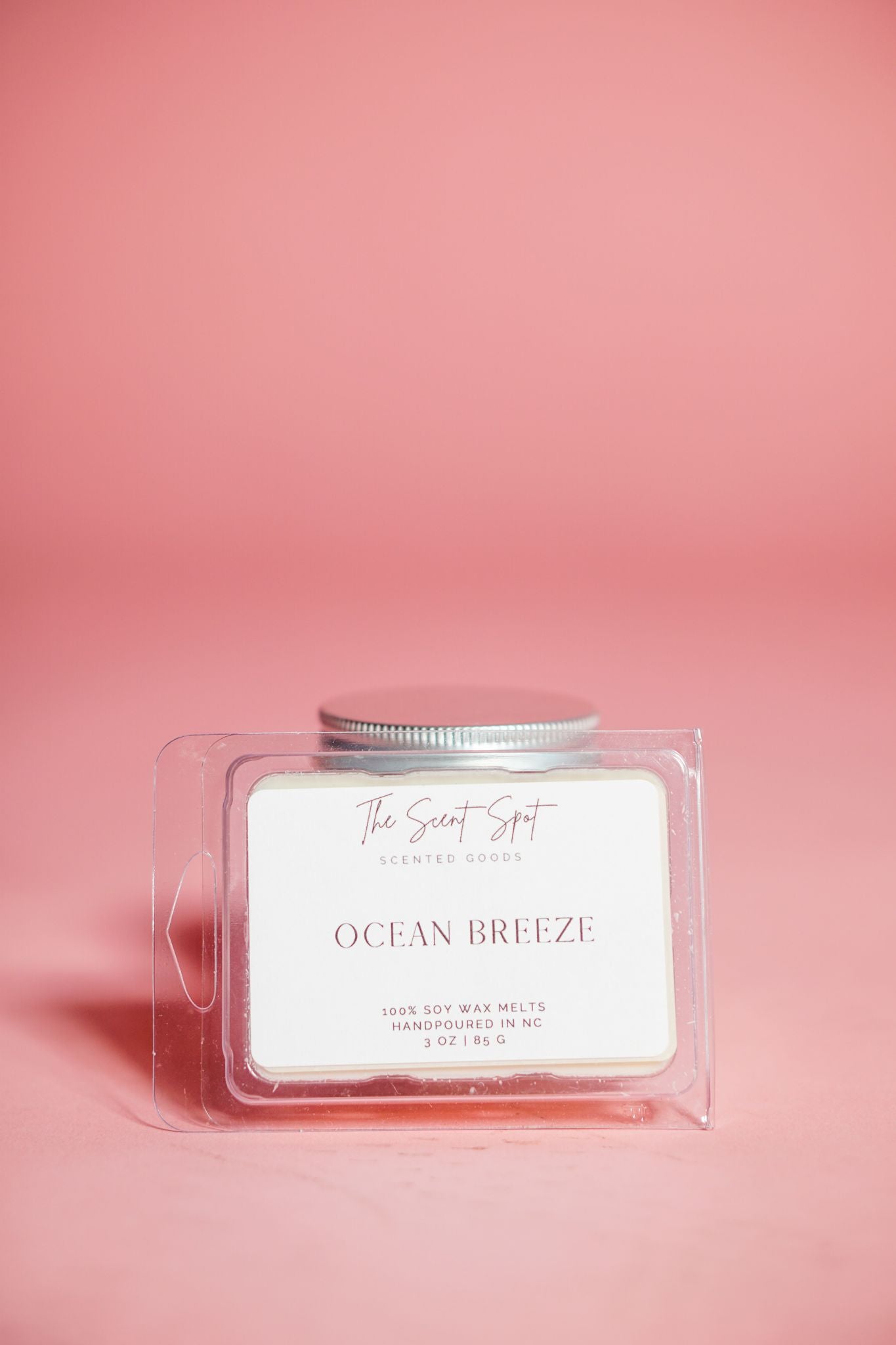 The Scent Spot Ocean Breeze Wax MeltsWax MeltsA blend enriched with notes of warm vanilla musk, orchids, and toasted coconuts. This scent has a creamy kind of smell to it.
Contains 100% soy wax which creates a mOcean Breeze Wax Melts